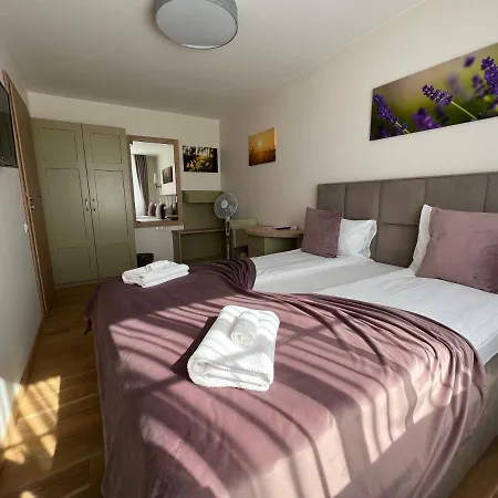 Bed & Breakfast 1912