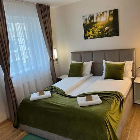 1912 Bed & Breakfast *